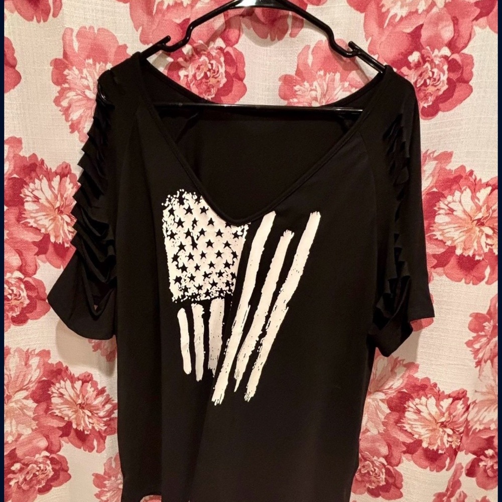 Black Graphic Short Sleeve Women's Tee